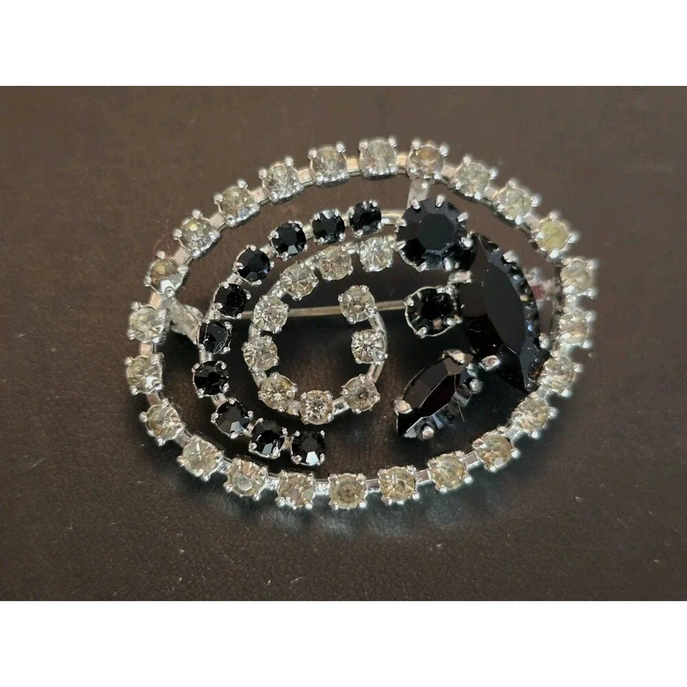 Vintage Black & Clear Rhinestone Swirl Brooch Silver Tone Mid Century Glam #462